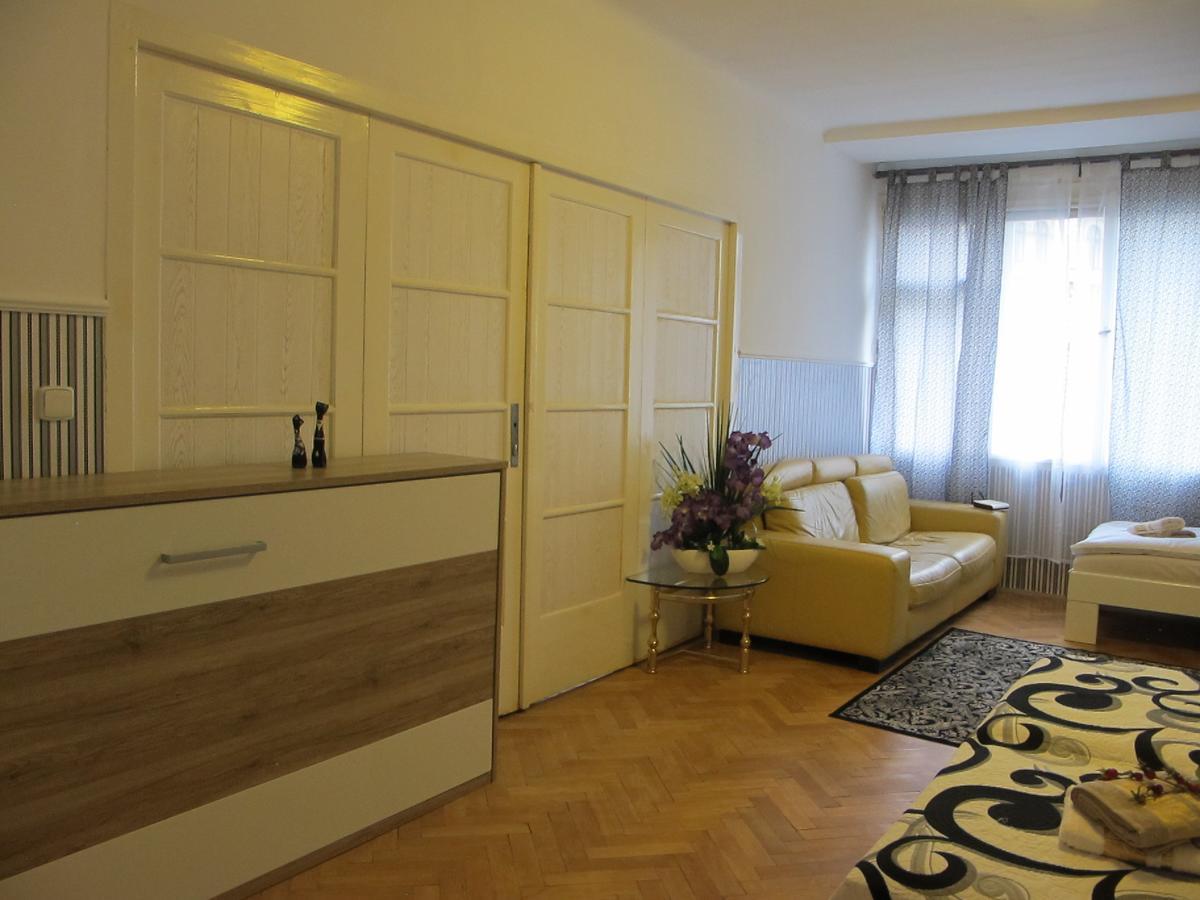 Arabesque Accommodation Prague Ngoại thất bức ảnh